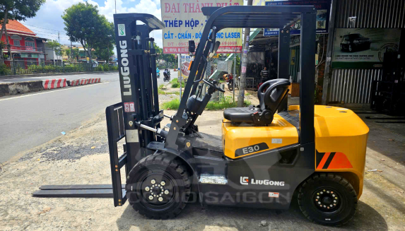 Khám phá xe nâng hàng liugong 3 Tấn động cơ disel cpcd30