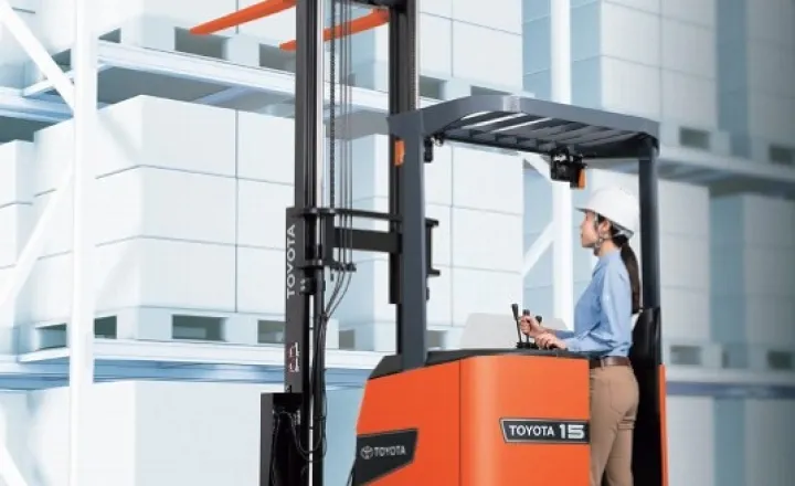 ÔNG VUA KHÔNG GIAN HẸP