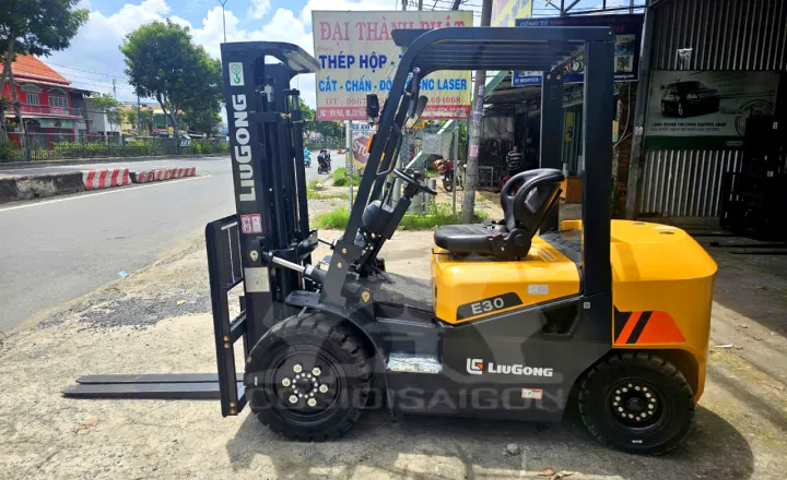 Khám phá xe nâng hàng liugong 3 Tấn động cơ disel cpcd30