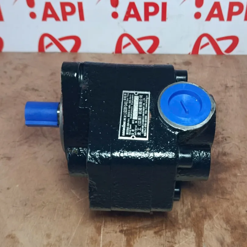 Bơm Bánh Răng Xe Xúc