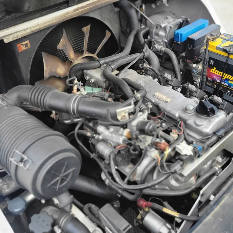 Xe nâng kẹp giấy tròn Unicarriers