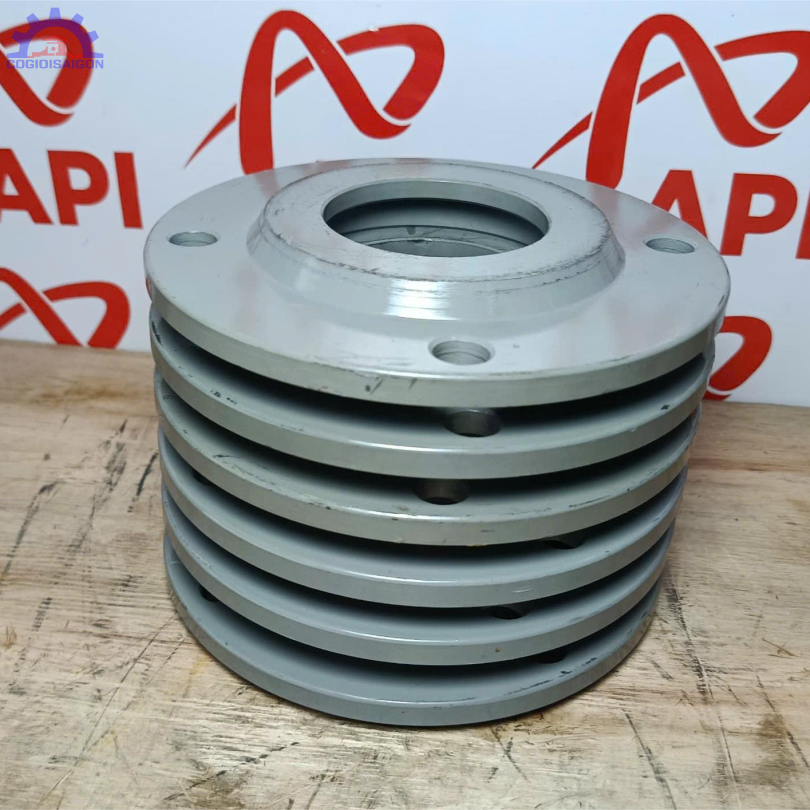 Mặt bích nối thân trên xe xúc Lonking 833