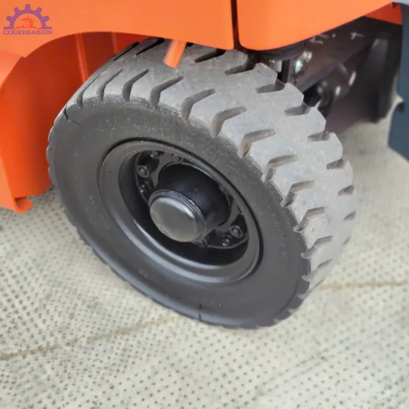 Xe nâng điện Toyota 1,5 tấn ngồi lái